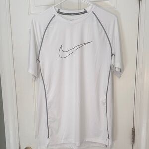 Nike Pro Slim Fit Shirt White and Black Short Sleeve Dri Fit Tee